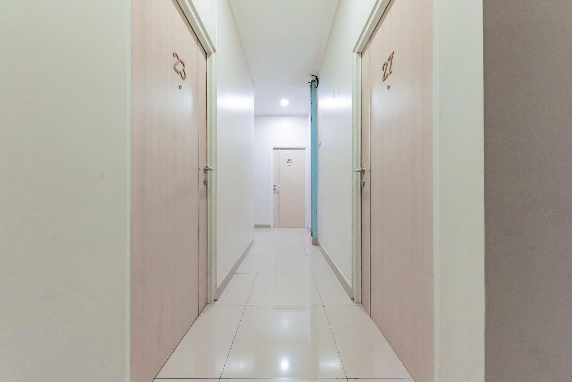 Reddoorz Near Pasar Baru Bandung Hotel Kültér fotó