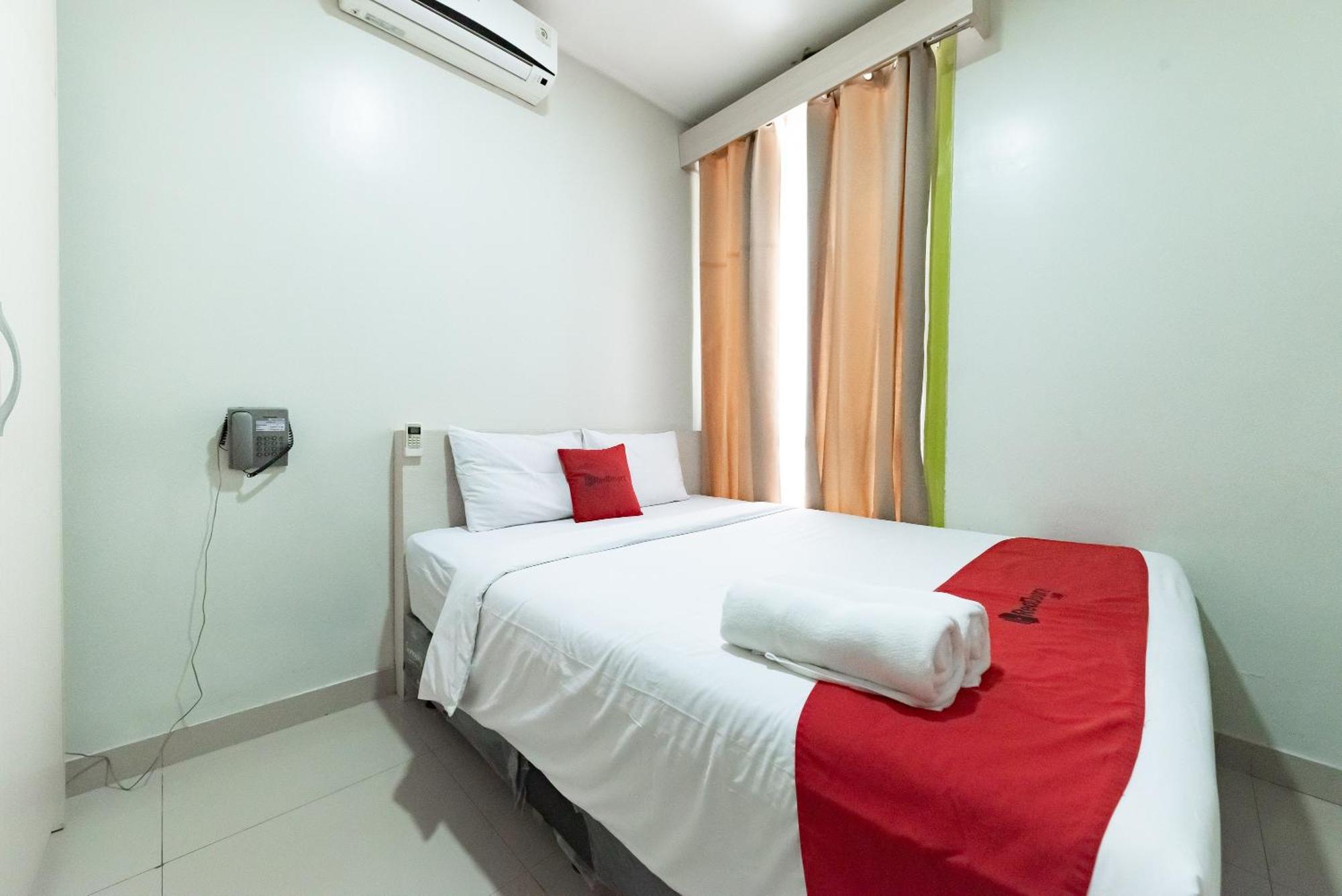 Reddoorz Near Pasar Baru Bandung Hotel Kültér fotó